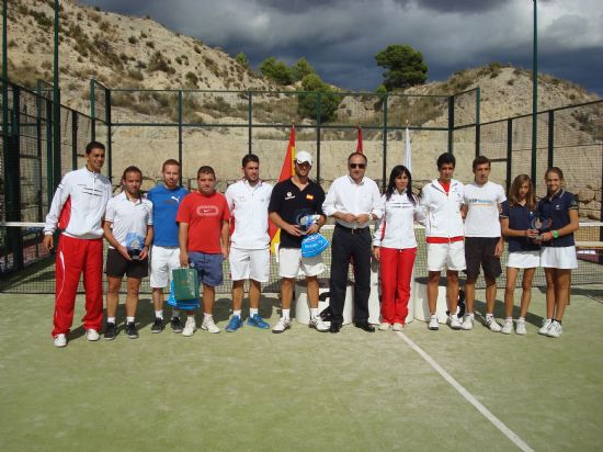 MÁS DE 40 PAREJAS PARTICIPARON EN EL OPEN INAUGURAL DE LA ESCUELA DE PÁDEL DEL CLUB "PÁDEL vs TENIS EVOLUTION" QUE SE HA CELEBRADO EN LAS PISTAS DEPORTIVAS DE EL PARETÓN Y LA CIUDAD DEPORTIVA