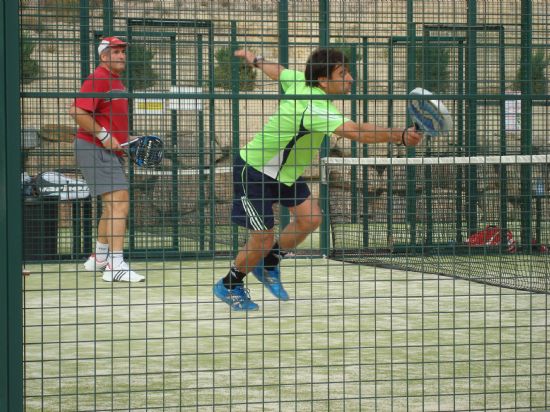 MÁS DE 40 PAREJAS PARTICIPARON EN EL OPEN INAUGURAL DE LA ESCUELA DE PÁDEL DEL CLUB "PÁDEL vs TENIS EVOLUTION" QUE SE HA CELEBRADO EN LAS PISTAS DEPORTIVAS DE EL PARETÓN Y LA CIUDAD DEPORTIVA