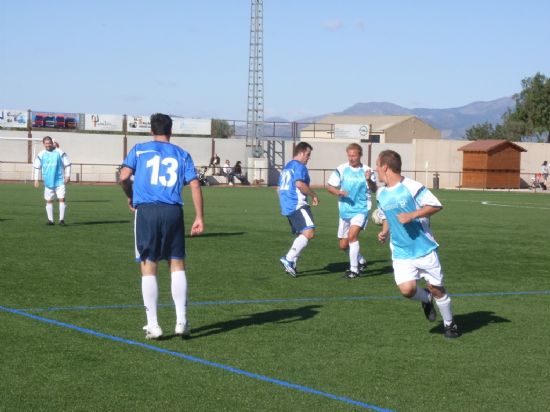 EL LÍDER DE LA LIGA DE FÚTBOL AFICIONADO JUEGA LIMPIO "LOS PACHUCHOS" TROPIEZA CON EL "BAR RIVER-SANTO BARÓN" EN UN PARTIDO QUE ACABÓ EN EMPATE A DOS GOLES