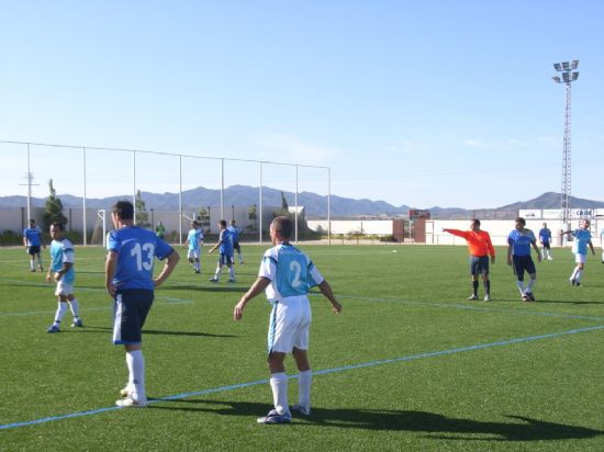 EL LÍDER DE LA LIGA DE FÚTBOL AFICIONADO JUEGA LIMPIO "LOS PACHUCHOS" TROPIEZA CON EL "BAR RIVER-SANTO BARÓN" EN UN PARTIDO QUE ACABÓ EN EMPATE A DOS GOLES