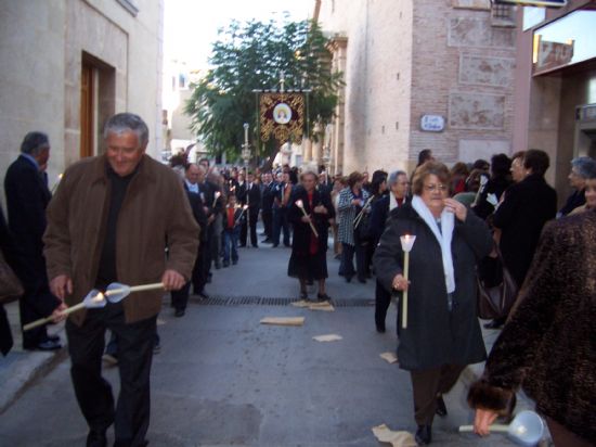 CIENTOS DE PERSONAS ACOMPAAN A LA IMAGEN DE LA PATRONA, SANTA EULALIA, EN UNA SOLEMNE PROCESIN QUE RECORRI LAS CALLES DE LA LOCALIDAD EN EL DA DE SU ONOMSTICA