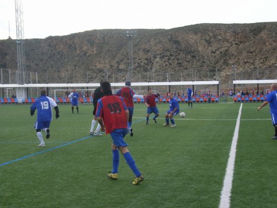 LOS TROPIEZOS DEL EQUIPO DE "LOS PACHUCHOS" Y "MUEBLES MONDRIÁN" PROPICIAN UN TRIPLE EMPATE EN EL LIDERATO DE LA LIGA DE FUTBOL AFICIONADO "JUEGA LIMPIO"