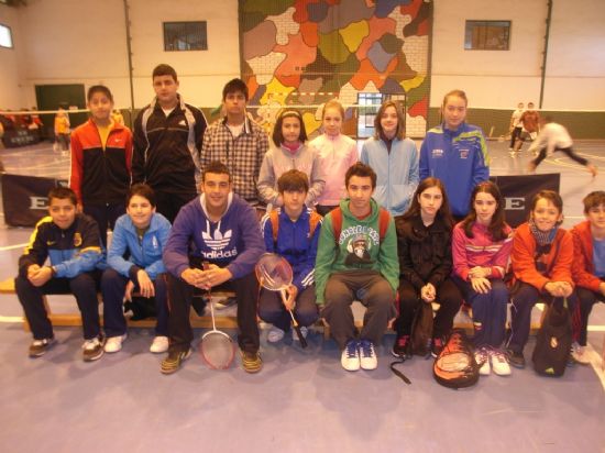 LA SALA ESCOLAR DE TOTANA ACOGIÓ LA PRIMERA JORNADA DE LA FASE REGIONAL DE BÁDMINTON DE DEPORTE ESCOLAR, ORGANIZADA POR LA DIRECCIÓN GENERAL DE LA ACTIVIDAD FÍSICA Y EL DEPORTE, CON LA COLABORACION DE LA CONCEJALIA DE DEPORTES DETOTANA
