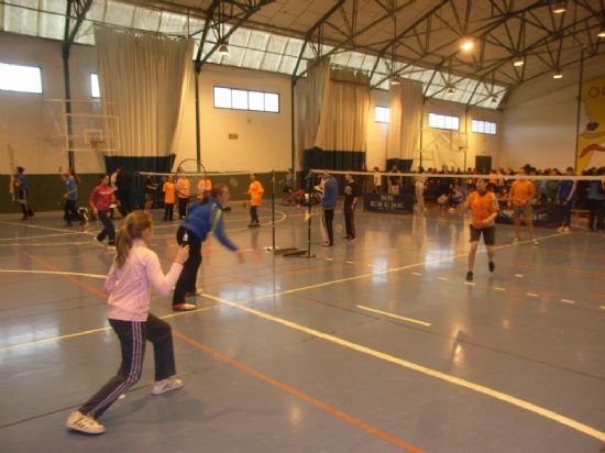 LA SALA ESCOLAR DE TOTANA ACOGIÓ LA PRIMERA JORNADA DE LA FASE REGIONAL DE BÁDMINTON DE DEPORTE ESCOLAR, ORGANIZADA POR LA DIRECCIÓN GENERAL DE LA ACTIVIDAD FÍSICA Y EL DEPORTE, CON LA COLABORACION DE LA CONCEJALIA DE DEPORTES DETOTANA