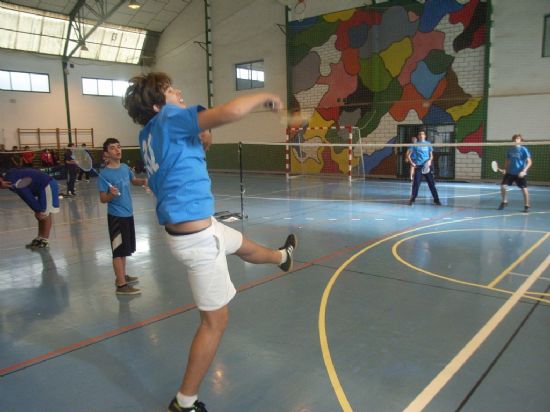 LA SALA ESCOLAR DE TOTANA ACOGIÓ LA PRIMERA JORNADA DE LA FASE REGIONAL DE BÁDMINTON DE DEPORTE ESCOLAR, ORGANIZADA POR LA DIRECCIÓN GENERAL DE LA ACTIVIDAD FÍSICA Y EL DEPORTE, CON LA COLABORACION DE LA CONCEJALIA DE DEPORTES DETOTANA