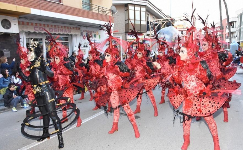 El Ayuntamiento subvenciona con 7.200 euros a la Federacin de Peas del Carnaval para sufragar parte de los gastos de organizacin del Carnaval de Adultos en el municipio de este ao