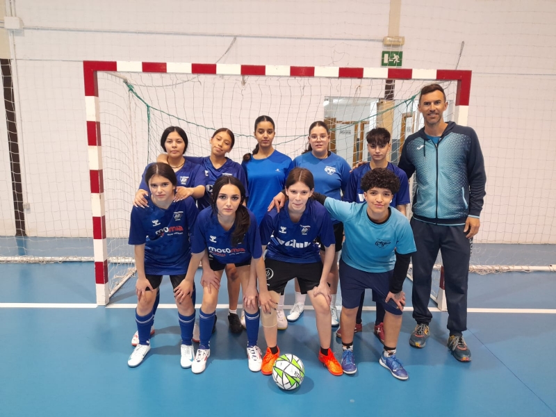 Los equipos juvenil femenino del IES Prado Mayor y masculino del IES Juan de la Cierva de Fútbol Sala de clasifican para los cuartos de final de deportes de equipo al vencer en la Intermunicipal del Grupo 1