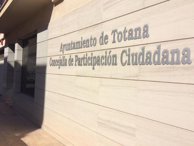 El Ayuntamiento cede los locales del Centro Municipal de Participación Ciudadana, situado en la calle Menorca, al Colectivo para la Promoción Social "El Candil" para su gestión y dinamización
