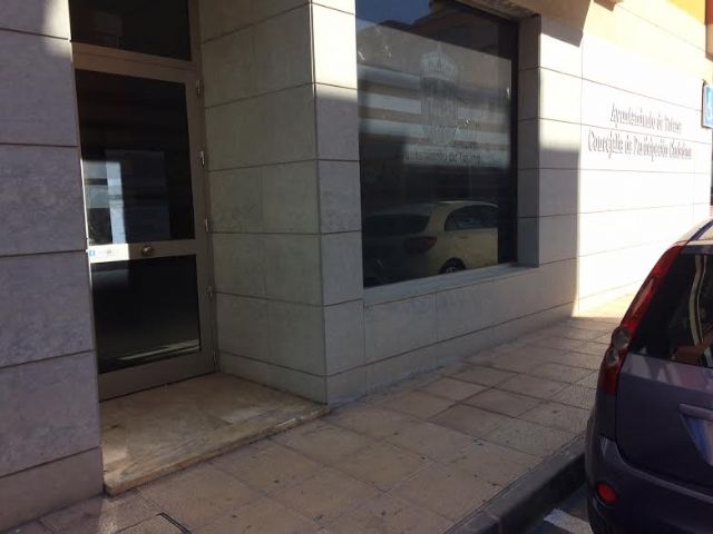 El Ayuntamiento cede los locales del Centro Municipal de Participacin Ciudadana, situado en la calle Menorca, al Colectivo para la Promocin Social El Candil para su gestin y dinamizacin