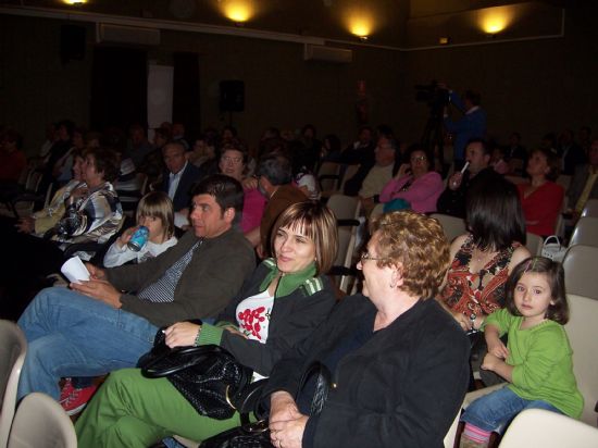 LA CONCEJAL DE CULTURA ASISTE  AL CONCIERTO FIESTAS DE PRIMAVERA CON LA ACTUACIN CONJUNTA DE LA CORAL SANTIAGO Y LA AGRUPACIN MUSICAL DE TOTANA CON LA ANTOLOGA DE LA ZARZUELA EN LA CRCEL