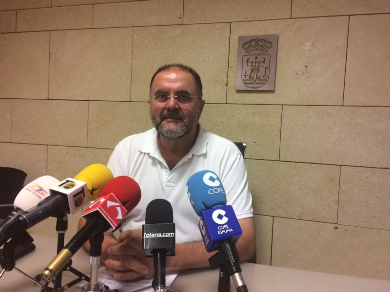 VDEO. El primer teniente de alcalde propone aprobar una ordenanza municipal de Educacin y Civismo para conmutar sanciones pecuniarias por servicios a la comunidad