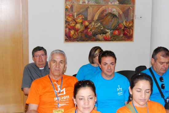 UN TOTAL DE 33 PEREGRINOS DE ECUADOR SON ACOGIDOS POR FAMILIAS TOTANERAS Y EL COLEGIO "LA MILAGROSA" CON MOTIVO DE LA CELEBRACIÓN DE LA JORNADA MUNDIAL DE LA JUVENTUD, COINCIDIENDO CON LA VISITA DEL PAPA BENEDICTO XVI (VIDEO)