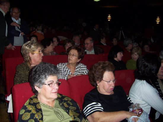 LA MSICA POPULAR CON SABOR LATINO Y ENTRAABALE DEL GRUPO LOS PARRANDBOLEROS SEDUCE A UN PBLICO TOTANERO QUE COMPLET EL AFORO DEL CINE VELASCO