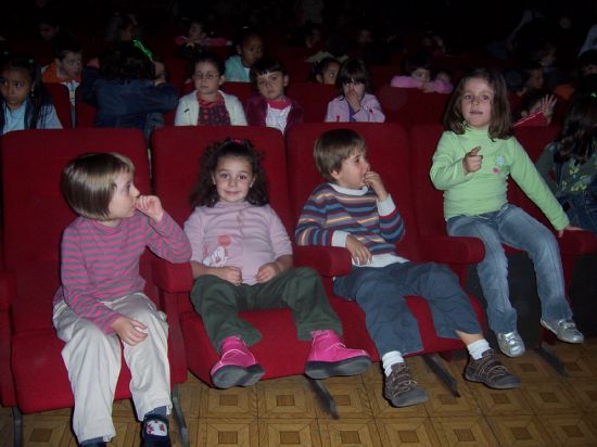 ARRANCA LA XVI SEMANA TEATRO INFANTIL, QUE SE CELEBRAR HASTA EL 21 DE NOVIEMBRE EN EL CENTRO SOCIOCULTURAL LA CRCEL, CON LA REPRESENTACIN DE LA OBRA DE TTERES Y MARIONETAS  LA CENICIENTA 