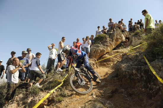 LA CONCEJALÍA DE DEPORTES Y LA ASOCIACIÓN DEPORTIVA PEÑA LAS NUEVE FELICITAN A JOSÉ SÁNCHEZ CÁNOVAS QUE RECIENTEMENTE SE HA PROCLAMADO CAMPEÓN REGIONAL DE BTT EN LA MODALIDAD DE DESCENSO