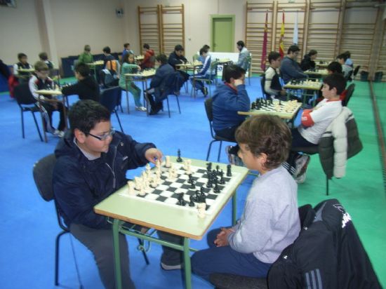 EL TORNEO DE AJEDREZ DE DEPORTE ESCOLAR, ORGANIZADO POR LA CONCEJALÍA DE DEPORTES DE TOTANA EN COLABORACIÓN CON EL CLUB DE AJEDREZ TOTANA, CONTÓ CON LA PARTICIPACIÓN DE 30 ESCOLARES DE LA LOCALIDAD