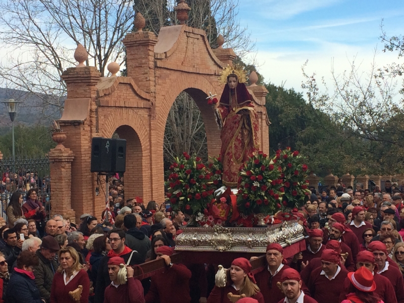 La Patrona de Totana, Santa Eulalia de Mrida, regresa a su ermita rodeada de miles de personas, despus de haber permanecido ms de un mes en la ciudad