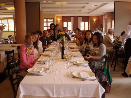 JUVENTUD Y VARIAS ASOCIACIONES DE LA LOCALIDAD RECIBEN LA VISITA DE REPRESENTANTES JUVENILES DE CINCO PASES EUROPEOS PARA PREPARAR EL INTERCAMBIO MULTILATERAL, QUE TENDR LUGAR EN TOTANA DEL 2 AL 11 DE JUNIO