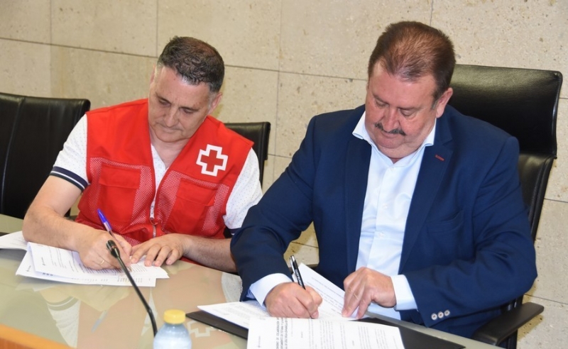 Vdeo. Ayuntamiento y Cruz Roja Espaola suscriben un convenio de colaboracin para la realizacin de acciones conjuntas de acompaamiento y servicios asistenciales y sociales