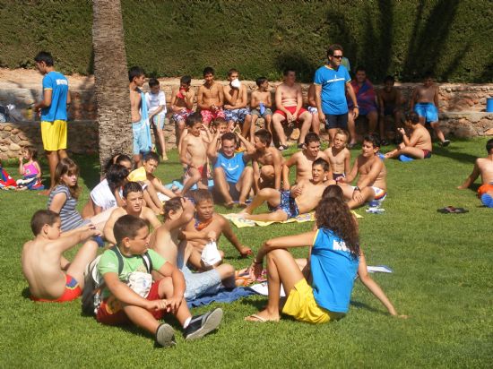 LA ESCUELA DE VERANO FINALIZA SUS ACTIVIDADES DEPORTIVAS DE LA PRIMERA QUINCENA DE JULIO CON UN RECORD DE PARTICIPACIN DE CASI 400 NIOS Y UNA VEINTENA DE MONITORES