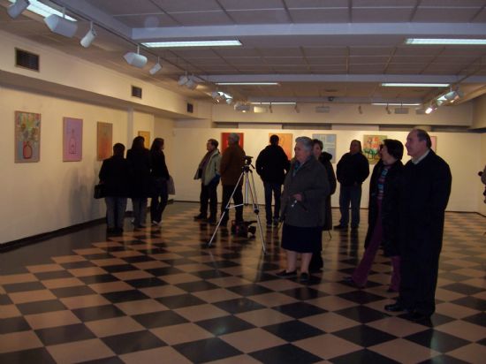 LA MUESTRA PICTRICA PRESENTADA BAJO EL TTULO UNA LNEA, DEL ARTISTA Y SACERDOTE TOTANERO JOS MARA CAMPOS, Y QUE RECOGE 35 OBRAS, PERMANECER EN LA SALA DE EXPOSICIONES GREGORIO CEBRIN HASTA EL 20 DE ENERO 
