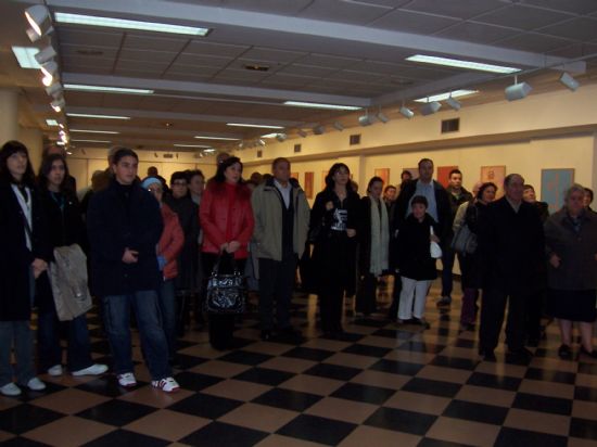 LA MUESTRA PICTRICA PRESENTADA BAJO EL TTULO UNA LNEA, DEL ARTISTA Y SACERDOTE TOTANERO JOS MARA CAMPOS, Y QUE RECOGE 35 OBRAS, PERMANECER EN LA SALA DE EXPOSICIONES GREGORIO CEBRIN HASTA EL 20 DE ENERO 