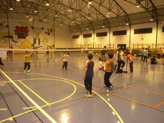 LA SALA ESCOLAR DE TOTANA ACOGE LA PRIMERA JORNADA DE BÁDMINTON DEL CAMPEONATO DE PROMOCIÓN DEPORTIVA DE LA REGIÓN DE MURCIA DE DEPORTE ESCOLAR CON LA PARTICIPACIÓN DE MÁS DE 60 ESCOLARES