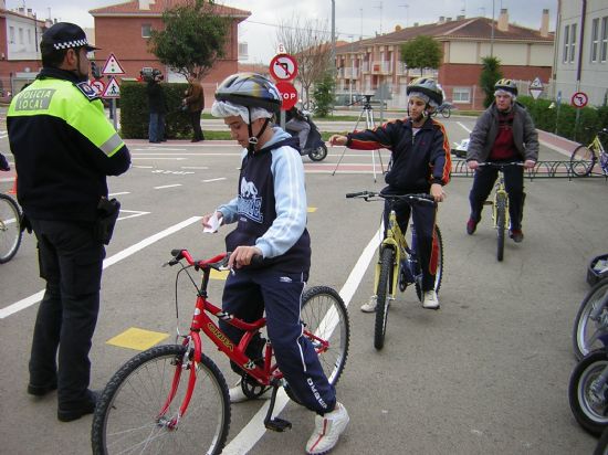 EL PARQUE DE EDUCACIN VIAL DE TOTANA RECIBE DE TRFICO UN TOTAL DE 7 KARTS ELCTRICOS, 6 CICLOMOTORES Y 20 BICICLETAS PARA LOS MS DE 2.200 MENORES PARTICIPANTES EN LAS CLASES DE LA LOCALIDAD DURANTE ESTE CURSO