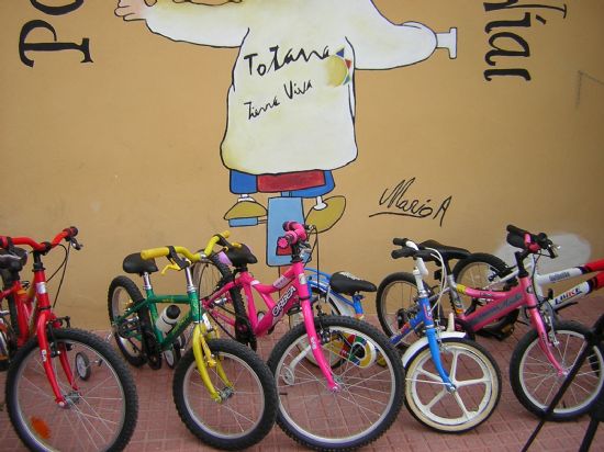 EL PARQUE DE EDUCACIN VIAL DE TOTANA RECIBE DE TRFICO UN TOTAL DE 7 KARTS ELCTRICOS, 6 CICLOMOTORES Y 20 BICICLETAS PARA LOS MS DE 2.200 MENORES PARTICIPANTES EN LAS CLASES DE LA LOCALIDAD DURANTE ESTE CURSO
