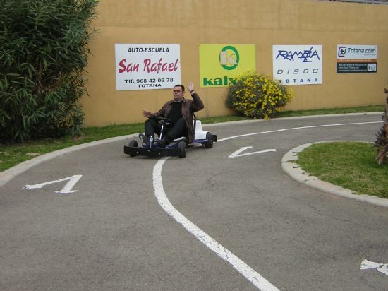 EL PARQUE DE EDUCACIN VIAL DE TOTANA RECIBE DE TRFICO UN TOTAL DE 7 KARTS ELCTRICOS, 6 CICLOMOTORES Y 20 BICICLETAS PARA LOS MS DE 2.200 MENORES PARTICIPANTES EN LAS CLASES DE LA LOCALIDAD DURANTE ESTE CURSO