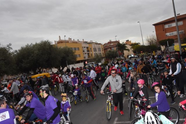  Un  total de 450 participantes se dieron cita en una nueva edición del "Día de la Bicicleta", que se celebró tras el aplazamiento registrado en diciembre a raíz de las lluvias 