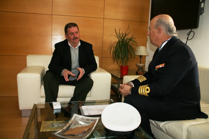 El alcalde mantiene una reunin institucional con el Delegado de Defensa en la Regin de Murcia, el capitn de Navo, Jos Ignacio Mart Scharfhausen