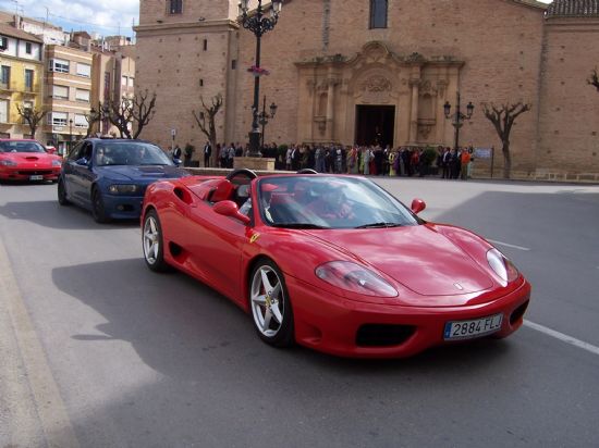 AUTORIDADES MUNICIPALES RECIBEN EN LA PLAZA DE LA CONSTITUCIN A LOS PARTICIPANTES DE LA CONCENTRACIN DE COCHES DEL FERRARI CLUB ESPAA MURCIA 2008