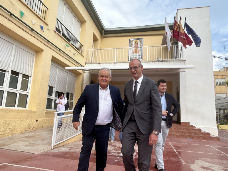  La Consejería de Educación acometerá este verano las obras para la mejora del aislamiento térmico de la cubierta del colegio Santa Eulalia, con una inversión de 120.000 euros