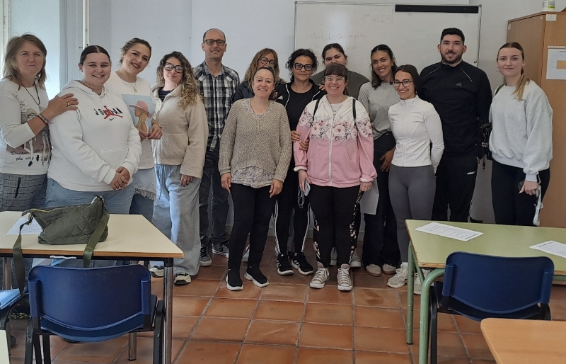 Los monitores de los Servicios Matinales de Proximidad se re&uacute;nen para evaluar la marcha del servicio en lo que va de curso escolar 2025/2026