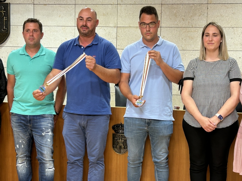 Realizan una recepción institucional a los tres totaneros Campeones del Mundo Mar Costa de Clubes de Pesca