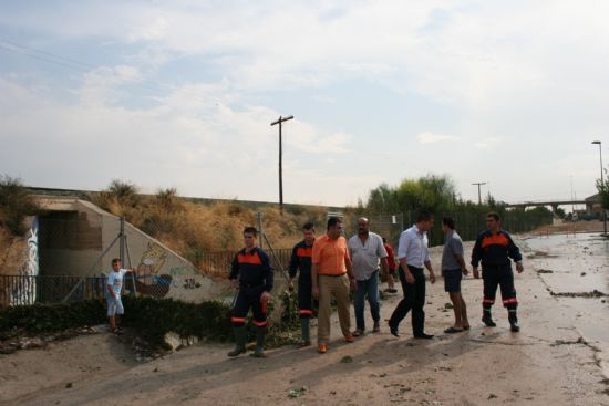 EL ALCALDE Y LOS CONCEJALES DE SERVICIOS Y AGRICULTURA VISITAN LAS ZONAS DEL MUNICIPIO MS AFECTADAS POR EL TEMPORAL DE LLUVIA Y GRANIZO CON EL FIN DE CONOCER LOS DAOS PRODUCIDOS 