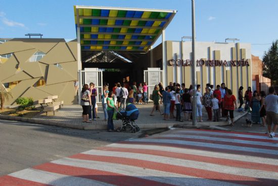 EL CURSO ESCOLAR 2009/10 COMIENZA HOY CON LA INCORPORACIÓN DE 3.477 ALUMNOS A LAS AULAS DE EDUCACIÓN INFANTIL Y PRIMARIA, INCREMENTÁNDOSE EN 152 ALUMNOS MÁS QUE EL PASADO AÑO, Y 266 NIÑOS MATRICULADOS EN LAS ESCUELAS MUNICIPALES INFANTILES