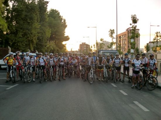 MÁS DE SESENTA CICLISTAS TOTANEROS CONSIGUEN EL JUBILEO TRAS REALIZAR LA PEREGRINACIÓN A CARAVACA DE LA CRUZ EN BICICLETA