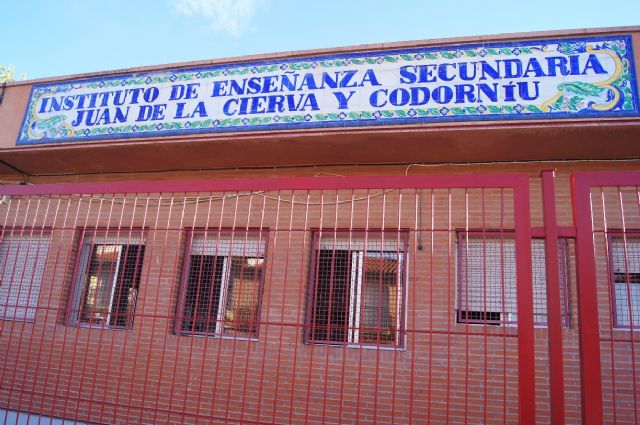 El curso escolar 2015/16 en los centros de enseñanza de Totana que imparten la ESO y Bachillerato se inicia este miércoles, día 16 de septiembre