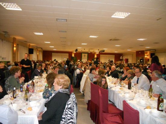 AUTORIDADES MUNICIPALES ASISTEN A LA TRADICIONAL CENA SOLIDARIA QUE ORGANIZA LA JUNTA LOCAL DE LA ASOCIACIÓN ESPAÑOLA CONTRA EL CÁNCER EN LA QUE SE RECAUDAN 6.500 EUROS