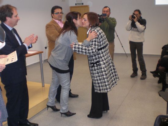 UN TOTAL DE 24 ALUMNOS RECIBEN LOS DIPLOMAS TRAS LA CLAUSURA DE LA ESCUELA TALLER NUEVAS TECNOLOGAS POR PARTE DE LAS AUTORIDADES MUNICIPALES