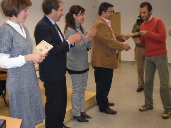 UN TOTAL DE 24 ALUMNOS RECIBEN LOS DIPLOMAS TRAS LA CLAUSURA DE LA ESCUELA TALLER NUEVAS TECNOLOGAS POR PARTE DE LAS AUTORIDADES MUNICIPALES