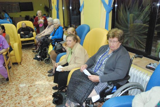 LAS ACTIVIDADES NAVIDEÑAS DE LA RESIDENCIA DE ANCIANOS "LA PURÍSIMA" ARRANCAN CON UNA MISA CANTADA POR EL CORO SANTA CECILIA