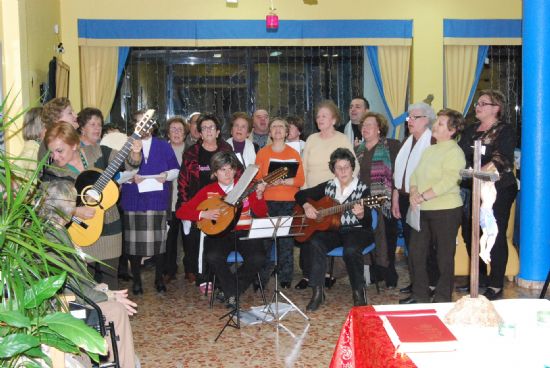 LAS ACTIVIDADES NAVIDEÑAS DE LA RESIDENCIA DE ANCIANOS "LA PURÍSIMA" ARRANCAN CON UNA MISA CANTADA POR EL CORO SANTA CECILIA