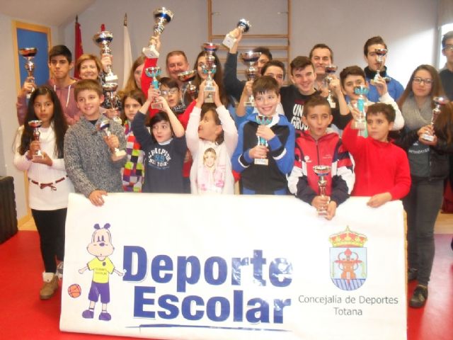 La Concejalía de Deportes organizó la Fase Local de Ajedrez de Deporte Escolar, en el Pabellón de Deportes "Manolo Ibáñez", que contó con la participación de 31 escolares