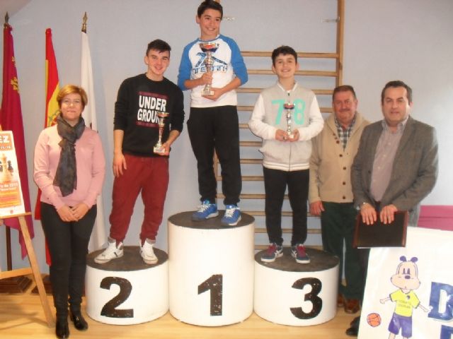 La Concejalía de Deportes organizó la Fase Local de Ajedrez de Deporte Escolar, en el Pabellón de Deportes "Manolo Ibáñez", que contó con la participación de 31 escolares