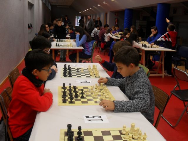 La Concejalía de Deportes organizó la Fase Local de Ajedrez de Deporte Escolar, en el Pabellón de Deportes "Manolo Ibáñez", que contó con la participación de 31 escolares