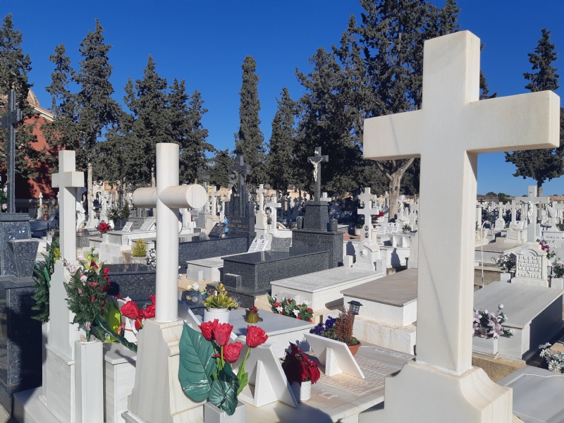 Se contrata la direccin facultativa y coordinacin de seguridad para el proyecto de construccin de 20 nuevas fosas en el Cementerio Municipal