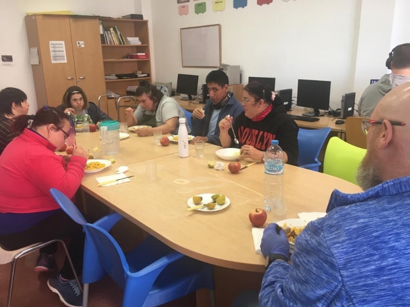 Adjudican el contrato de catering y comedor en los Centros de Día para Personas con Discapacidad y la Escuela Infantil "Clara Campoamor"